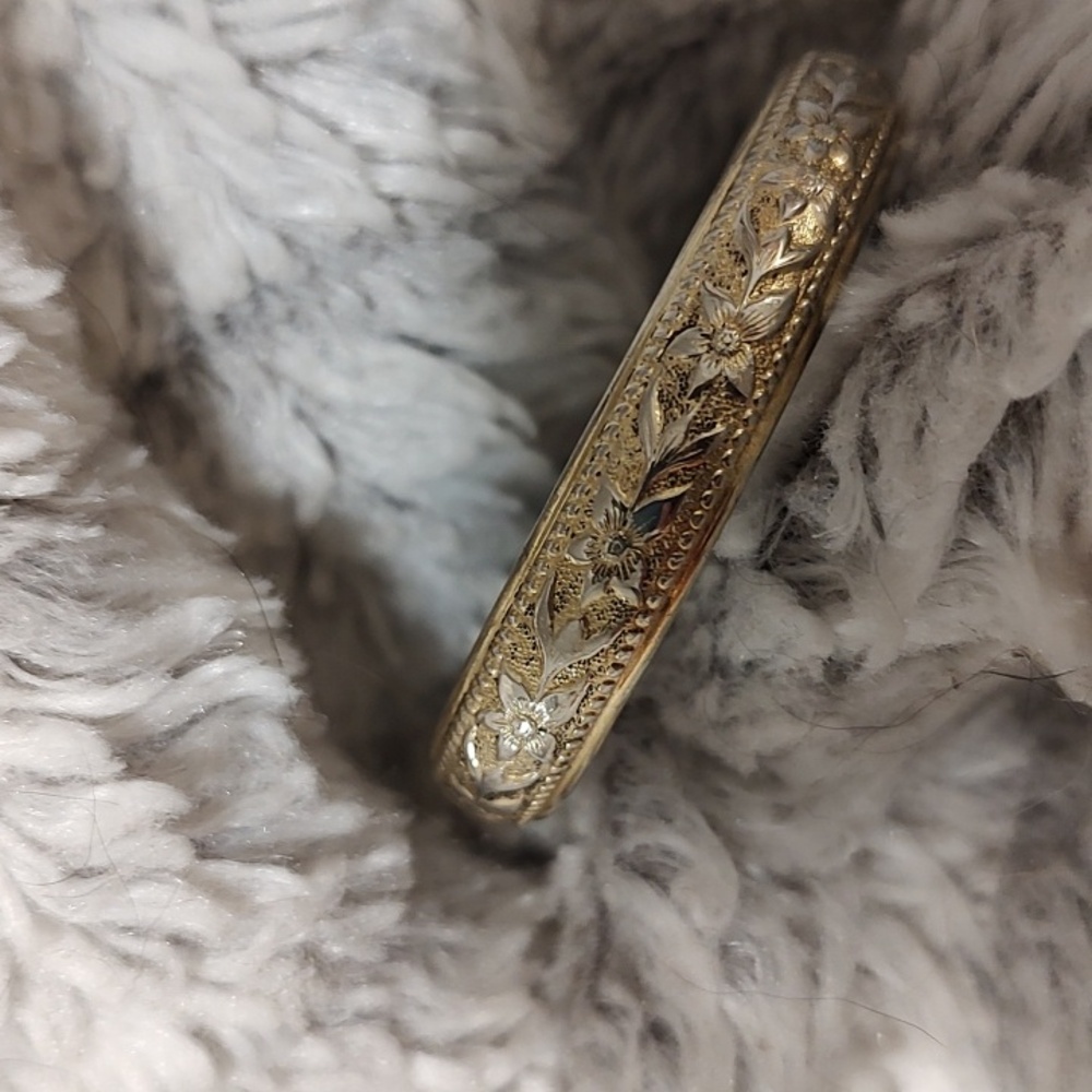 Whiting Bay & Davis Co. Vintage Bangle Bracelet.